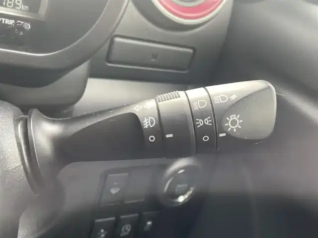 トヨタ パッソ モーダ　S 道央・札幌 2016(平28)年 5.1万km 緑 ・4WD/・寒冷地仕様/・衝突軽減ブレーキ/・社外SDナビ/CD&DVD&フルセグTV/・バックカメラ/・シートヒーター(運転席のみ)/・ステアリングスイッチ/・助手席シートアンダートレイ/・アイドリングストップ/・ABS/・横滑り防止装置/・盗難防止装置/・オートリトラミラー/・クリアランスソナー(後ろのみ)/・LEDヘッドライト/・フォグランプ/・ドアバイザー/・積込純正AW付冬タイヤ　165/65/R14(溝無)