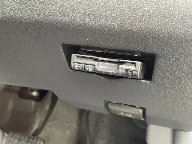 トヨタ パッソ モーダ　S 道央・札幌 2016(平28)年 5.1万km 緑 ・4WD/・寒冷地仕様/・衝突軽減ブレーキ/・社外SDナビ/CD&DVD&フルセグTV/・バックカメラ/・シートヒーター(運転席のみ)/・ステアリングスイッチ/・助手席シートアンダートレイ/・アイドリングストップ/・ABS/・横滑り防止装置/・盗難防止装置/・オートリトラミラー/・クリアランスソナー(後ろのみ)/・LEDヘッドライト/・フォグランプ/・ドアバイザー/・積込純正AW付冬タイヤ　165/65/R14(溝無)