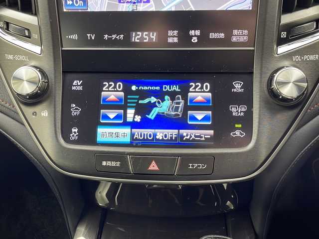 トヨタ クラウン ハイブリッド アスリートS 大阪府 2015(平27)年 5.8万km ホワイトパールクリスタルシャイン 純正８インチHDDナビ/【BT/フルセグTV/AUX/USB/DVD】/サンルーフ/ETC/バックカメラ/衝突被害軽減システム/クルーズコントロール追従無し/アイドリングストップ/オートライト/パワーシートD+N席/純正17インチアルミホイール/純正フロアマット/スマートキー