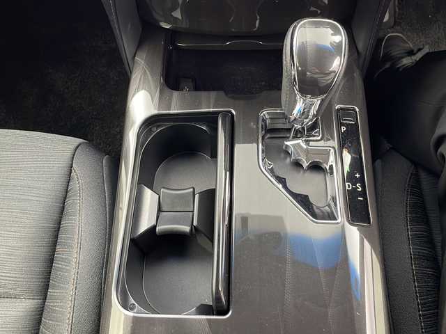 トヨタ クラウン ハイブリッド アスリートS 大阪府 2015(平27)年 5.8万km ホワイトパールクリスタルシャイン 純正８インチHDDナビ/【BT/フルセグTV/AUX/USB/DVD】/サンルーフ/ETC/バックカメラ/衝突被害軽減システム/クルーズコントロール追従無し/アイドリングストップ/オートライト/パワーシートD+N席/純正17インチアルミホイール/純正フロアマット/スマートキー