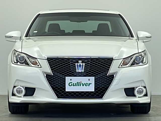 トヨタ クラウン ハイブリッド アスリートS 大阪府 2015(平27)年 5.8万km ホワイトパールクリスタルシャイン 純正８インチHDDナビ/【BT/フルセグTV/AUX/USB/DVD】/サンルーフ/ETC/バックカメラ/衝突被害軽減システム/クルーズコントロール追従無し/アイドリングストップ/オートライト/パワーシートD+N席/純正17インチアルミホイール/純正フロアマット/スマートキー