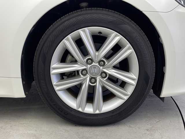 トヨタ クラウン ハイブリッド アスリートS 大阪府 2015(平27)年 5.8万km ホワイトパールクリスタルシャイン 純正８インチHDDナビ/【BT/フルセグTV/AUX/USB/DVD】/サンルーフ/ETC/バックカメラ/衝突被害軽減システム/クルーズコントロール追従無し/アイドリングストップ/オートライト/パワーシートD+N席/純正17インチアルミホイール/純正フロアマット/スマートキー