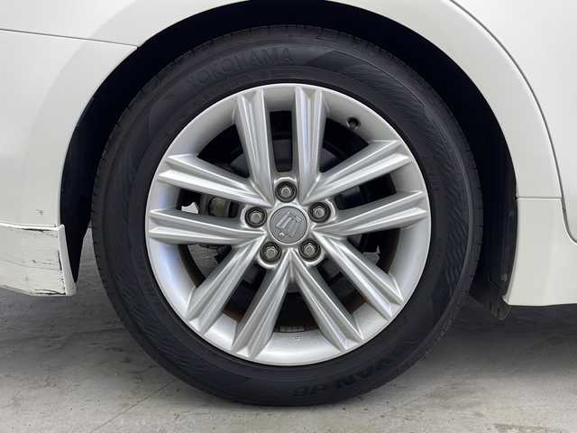 トヨタ クラウン ハイブリッド アスリートS 大阪府 2015(平27)年 5.8万km ホワイトパールクリスタルシャイン 純正８インチHDDナビ/【BT/フルセグTV/AUX/USB/DVD】/サンルーフ/ETC/バックカメラ/衝突被害軽減システム/クルーズコントロール追従無し/アイドリングストップ/オートライト/パワーシートD+N席/純正17インチアルミホイール/純正フロアマット/スマートキー