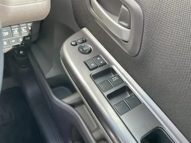 ホンダ フリード ハイブリット G ホンダセンシング 千葉県 2017(平29)年 3.2万km マンダリンゴールドM ホンダセンシング/・衝突軽減ブレーキ/レーンキープアシスト/・レーダークルーズコントロール/誤発進抑制/・先行車発進お知らせ/標識認識機能/純正ディスプレイオーディオ/・ワンセグ/BT/CD/USB/バックカメラ/ステアリングスイッチ/ETC/両側パワースライドドア/LEDヘッドライト/オートライト/スマートキー/プッシュスタート/純正フロアマット/純正15インチホイール