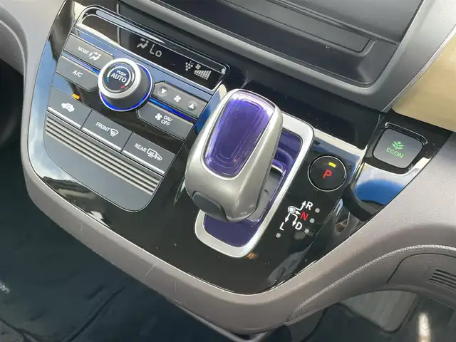 ホンダ フリード ハイブリット G ホンダセンシング 千葉県 2017(平29)年 3.2万km マンダリンゴールドM ホンダセンシング/・衝突軽減ブレーキ/レーンキープアシスト/・レーダークルーズコントロール/誤発進抑制/・先行車発進お知らせ/標識認識機能/純正ディスプレイオーディオ/・ワンセグ/BT/CD/USB/バックカメラ/ステアリングスイッチ/ETC/両側パワースライドドア/LEDヘッドライト/オートライト/スマートキー/プッシュスタート/純正フロアマット/純正15インチホイール