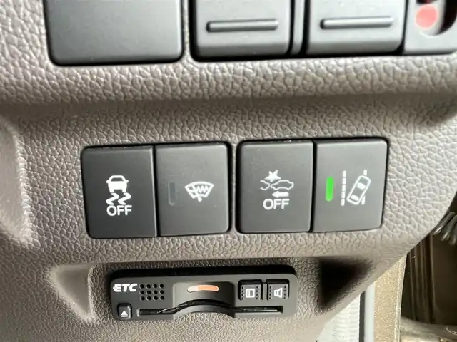 ホンダ フリード ハイブリット G ホンダセンシング 千葉県 2017(平29)年 3.2万km マンダリンゴールドM ホンダセンシング/・衝突軽減ブレーキ/レーンキープアシスト/・レーダークルーズコントロール/誤発進抑制/・先行車発進お知らせ/標識認識機能/純正ディスプレイオーディオ/・ワンセグ/BT/CD/USB/バックカメラ/ステアリングスイッチ/ETC/両側パワースライドドア/LEDヘッドライト/オートライト/スマートキー/プッシュスタート/純正フロアマット/純正15インチホイール