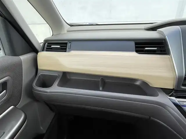 ホンダ フリード ハイブリット G ホンダセンシング 千葉県 2017(平29)年 3.2万km マンダリンゴールドM ホンダセンシング/・衝突軽減ブレーキ/レーンキープアシスト/・レーダークルーズコントロール/誤発進抑制/・先行車発進お知らせ/標識認識機能/純正ディスプレイオーディオ/・ワンセグ/BT/CD/USB/バックカメラ/ステアリングスイッチ/ETC/両側パワースライドドア/LEDヘッドライト/オートライト/スマートキー/プッシュスタート/純正フロアマット/純正15インチホイール