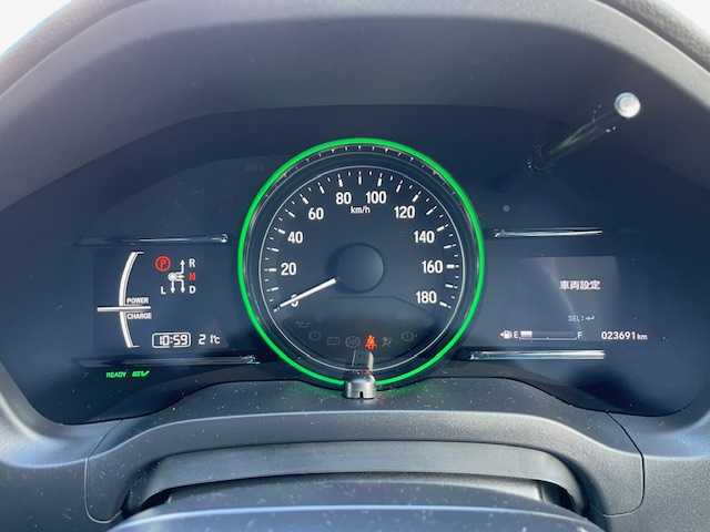 ホンダ ヴェゼル ハイブリッド X ホンダセンシング 静岡県 2018(平30)年 2.4万km プレミアムクリスタルレッドM ●社外ナビ/(フルセグ/CD/DVD/Bluetooth)/(VXM-185VFI)/●バックカメラ/●アダプティブクルーズコントロール/●衝突軽減ブレーキシステム/●車線維持支援システム/●誤発進抑制機能/●オートブレーキホールド/●電動サイドパーキング/●オートライト/●フォグランプ/●革巻きステアリング/●ステアリングスイッチ/●パドルシフト/●電動格納ウインカーミラー/●ETC/●純正フロアマット/●ドアバイザー/●自動防眩ミラー/●プッシュスタート/●スマートキー/●純正16インチアルミホイール/●W+サイド+カーテンSRS+ABS