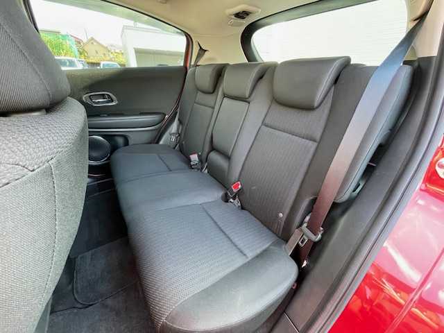 ホンダ ヴェゼル ハイブリッド X ホンダセンシング 静岡県 2018(平30)年 2.4万km プレミアムクリスタルレッドM ●社外ナビ/(フルセグ/CD/DVD/Bluetooth)/(VXM-185VFI)/●バックカメラ/●アダプティブクルーズコントロール/●衝突軽減ブレーキシステム/●車線維持支援システム/●誤発進抑制機能/●オートブレーキホールド/●電動サイドパーキング/●オートライト/●フォグランプ/●革巻きステアリング/●ステアリングスイッチ/●パドルシフト/●電動格納ウインカーミラー/●ETC/●純正フロアマット/●ドアバイザー/●自動防眩ミラー/●プッシュスタート/●スマートキー/●純正16インチアルミホイール/●W+サイド+カーテンSRS+ABS