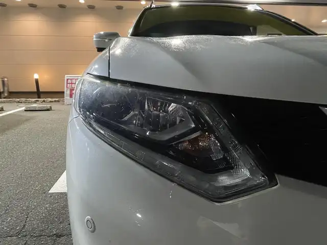 日産 エクストレイル 20X 青森県 2015(平27)年 9.9万km ブリリアントホワイトパール (株)IDOMが運営する【じしゃロン青森店】の自社ローン専用車両になりますこちらは現金、またはオートローンご利用時の価格です。自社ローンご希望の方は別途その旨お申付け下さい。/４ＷＤ/ルーフレール/純正メモリーナビ/　AM/FM/CD/BT/フルセグＴＶ/バックカメラ/純正ドライブレコーダー/純正ビルトインＥＴＣ/衝突被害軽減システム/レーダーオートクルーズ/横滑り防止装置/アイドリングストップ/合皮シート/シーターヒーター(D/N)/コーナーセンサー/オートライト/ＬＥＤヘッドライト/フォグランプ/ドアバイザー/社外１７インチアルミホイール装着