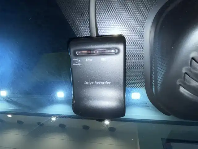 日産 エクストレイル 20X 青森県 2015(平27)年 9.9万km ブリリアントホワイトパール (株)IDOMが運営する【じしゃロン青森店】の自社ローン専用車両になりますこちらは現金、またはオートローンご利用時の価格です。自社ローンご希望の方は別途その旨お申付け下さい。/４ＷＤ/ルーフレール/純正メモリーナビ/　AM/FM/CD/BT/フルセグＴＶ/バックカメラ/純正ドライブレコーダー/純正ビルトインＥＴＣ/衝突被害軽減システム/レーダーオートクルーズ/横滑り防止装置/アイドリングストップ/合皮シート/シーターヒーター(D/N)/コーナーセンサー/オートライト/ＬＥＤヘッドライト/フォグランプ/ドアバイザー/社外１７インチアルミホイール装着