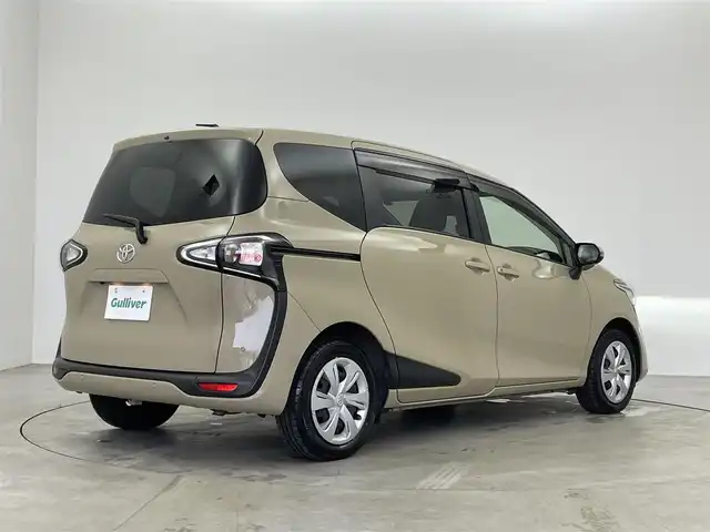 トヨタ シエンタ ファンベースG 埼玉県 2020(令2)年 6.7万km ベージュ 純正ナビ　パノラミックビューモニター　ビルトインＥＴＣ　ドライブレコーダー　セーフティセンス　両側パワースライドドア　ステアリングスイッチ　スマートキー　オートハイビーム　ＬＥＤヘッドライト　地デジ