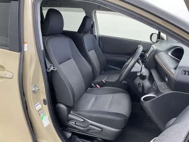 トヨタ シエンタ ファンベースG 埼玉県 2020(令2)年 6.7万km ベージュ 純正ナビ　パノラミックビューモニター　ビルトインＥＴＣ　ドライブレコーダー　セーフティセンス　両側パワースライドドア　ステアリングスイッチ　スマートキー　オートハイビーム　ＬＥＤヘッドライト　地デジ