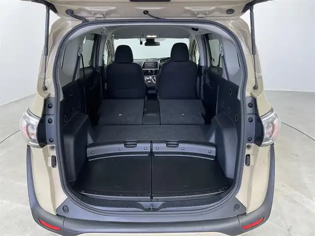 トヨタ シエンタ ファンベースG 埼玉県 2020(令2)年 6.7万km ベージュ 純正ナビ　パノラミックビューモニター　ビルトインＥＴＣ　ドライブレコーダー　セーフティセンス　両側パワースライドドア　ステアリングスイッチ　スマートキー　オートハイビーム　ＬＥＤヘッドライト　地デジ