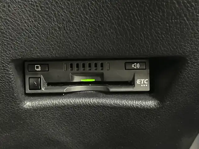 トヨタ シエンタ ファンベースG 埼玉県 2020(令2)年 6.7万km ベージュ 純正ナビ　パノラミックビューモニター　ビルトインＥＴＣ　ドライブレコーダー　セーフティセンス　両側パワースライドドア　ステアリングスイッチ　スマートキー　オートハイビーム　ＬＥＤヘッドライト　地デジ