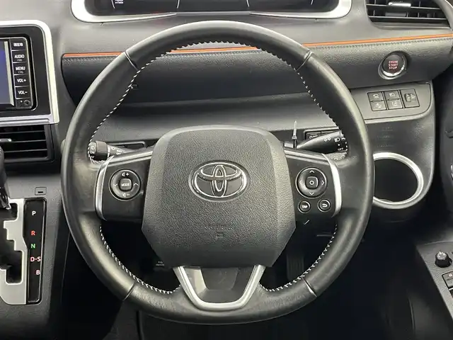 トヨタ シエンタ ファンベースG 埼玉県 2020(令2)年 6.7万km ベージュ 純正ナビ　パノラミックビューモニター　ビルトインＥＴＣ　ドライブレコーダー　セーフティセンス　両側パワースライドドア　ステアリングスイッチ　スマートキー　オートハイビーム　ＬＥＤヘッドライト　地デジ