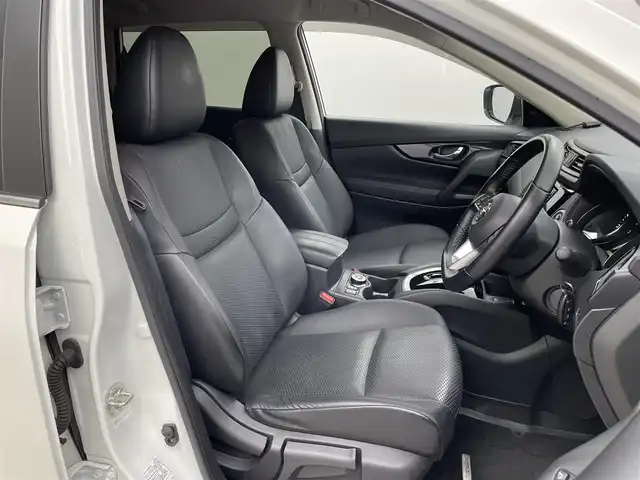 日産 エクストレイル 20Xi 埼玉県 2020(令2)年 3.7万km ブリリアントホワイトパール プロパイロット　純正ナビ　アラウンドビューモニター　レーダークルーズコントロール　デジタルインナーミラー　ミラーヒーター　シートヒーター　純正アルミホイール　オートライト　ＬＥＤヘッドライト　地デジ