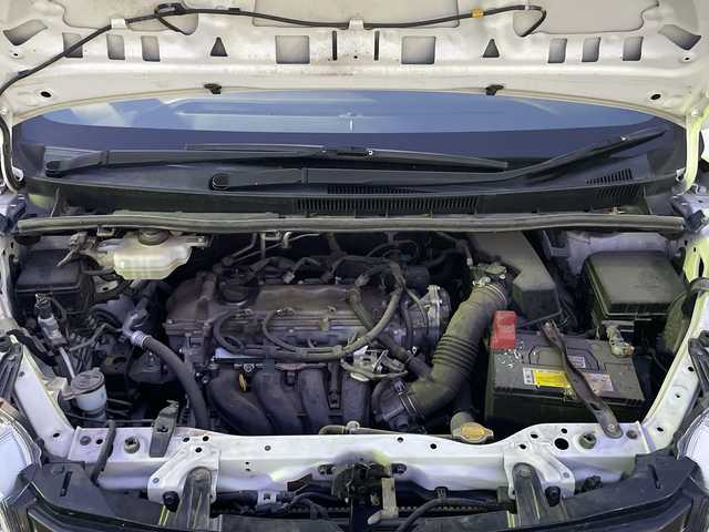 トヨタ ノア X 道東・釧路十勝 2014(平26)年 6.7万km ホワイトパールクリスタルシャイン 福祉車両/4WD/純正ナビ(AM、FM、フルセグTV、SD、CD、DVD)/ETC/両側パワースライドドア/積み込み冬タイヤ/スロープボタン/アイドリングストップ/バックカメラ/横滑り防止/オートライト/電格ミラー/プッシュスタート/エコモードボタン