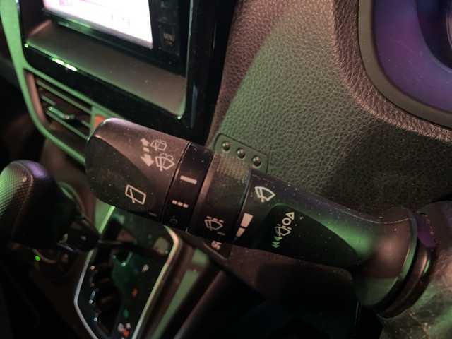 トヨタ ノア X 道東・釧路十勝 2014(平26)年 6.7万km ホワイトパールクリスタルシャイン 福祉車両/4WD/純正ナビ(AM、FM、フルセグTV、SD、CD、DVD)/ETC/両側パワースライドドア/積み込み冬タイヤ/スロープボタン/アイドリングストップ/バックカメラ/横滑り防止/オートライト/電格ミラー/プッシュスタート/エコモードボタン