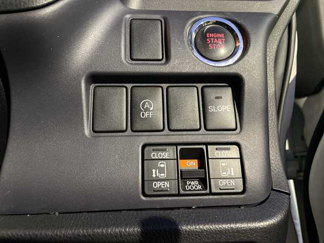 トヨタ ノア X 道東・釧路十勝 2014(平26)年 6.7万km ホワイトパールクリスタルシャイン 福祉車両/4WD/純正ナビ(AM、FM、フルセグTV、SD、CD、DVD)/ETC/両側パワースライドドア/積み込み冬タイヤ/スロープボタン/アイドリングストップ/バックカメラ/横滑り防止/オートライト/電格ミラー/プッシュスタート/エコモードボタン