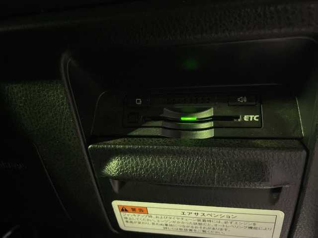 トヨタ ノア X 道東・釧路十勝 2014(平26)年 6.7万km ホワイトパールクリスタルシャイン 福祉車両/4WD/純正ナビ(AM、FM、フルセグTV、SD、CD、DVD)/ETC/両側パワースライドドア/積み込み冬タイヤ/スロープボタン/アイドリングストップ/バックカメラ/横滑り防止/オートライト/電格ミラー/プッシュスタート/エコモードボタン