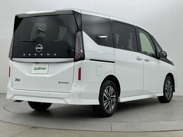 日産 セレナ e－パワー ハイウェイスター V 新潟県 2025(令7)年 0.1千km プリズムホワイト フリップダウンモニター/純正ナビ/　　フルセグ/BT/FM/AM/アラウンドビューモニター/レーダークルーズコントロール/両側パワースライドドア/LEDオートライト/オートハイビーム/純正16インチアルミホイール/ステアリングスイッチ/BSM/デジタルインナーミラー/置くだけ充電/スマートキー