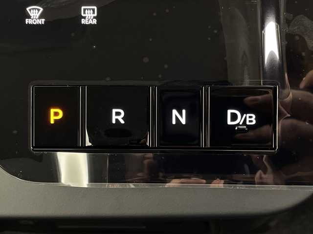 日産 セレナ e－パワー ハイウェイスター V 新潟県 2025(令7)年 0.1千km プリズムホワイト フリップダウンモニター/純正ナビ/　　フルセグ/BT/FM/AM/アラウンドビューモニター/レーダークルーズコントロール/両側パワースライドドア/LEDオートライト/オートハイビーム/純正16インチアルミホイール/ステアリングスイッチ/BSM/デジタルインナーミラー/置くだけ充電/スマートキー