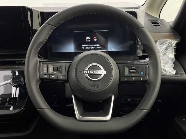 日産 セレナ e－パワー ハイウェイスター V 新潟県 2025(令7)年 0.1千km プリズムホワイト フリップダウンモニター/純正ナビ/　　フルセグ/BT/FM/AM/アラウンドビューモニター/レーダークルーズコントロール/両側パワースライドドア/LEDオートライト/オートハイビーム/純正16インチアルミホイール/ステアリングスイッチ/BSM/デジタルインナーミラー/置くだけ充電/スマートキー