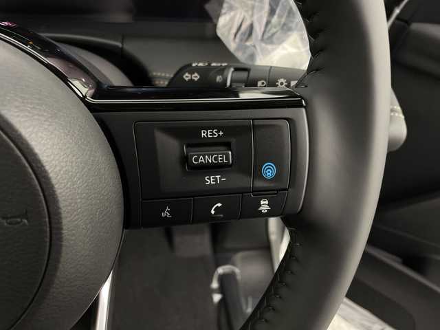 日産 セレナ e－パワー ハイウェイスター V 新潟県 2025(令7)年 0.1千km プリズムホワイト フリップダウンモニター/純正ナビ/　　フルセグ/BT/FM/AM/アラウンドビューモニター/レーダークルーズコントロール/両側パワースライドドア/LEDオートライト/オートハイビーム/純正16インチアルミホイール/ステアリングスイッチ/BSM/デジタルインナーミラー/置くだけ充電/スマートキー