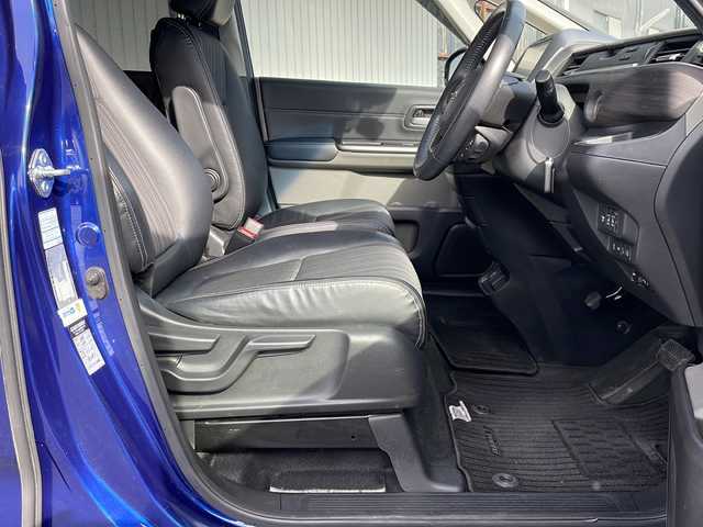 ホンダ フリード ハイブリット G ホンダセンシング 長野県 2016(平28)年 6.8万km コバルトブルーパール Ｓ・ＣコンフォートビューＰＫＧ/純正9型ナビフルセグTV/純正11型フリップダウンモニター/純正ドライブレコーダー/バックカメラ/ビルトインETC/両側パワースライドドア/ハーフレザーシート/純正15インチアルミ/ホンダセンシング/アダクティブクルーズコントロール/保証書・取説・スペアキー