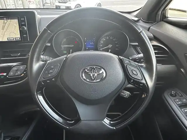 トヨタ Ｃ－ＨＲ S LEDエディション 福島県 2018(平30)年 3.6万km ホワイト/ブラックマイカ 2トーン 純正SDナビ/バックカメラ/フルセグTV/レーダークルーズコントロール/プリクラッシュセーフティ/レーンキープアシスト/オートホールド/ドライブレコーダー前後/LEDヘッドライト/オートハイビーム/純正17インチAW/ETC/ドアバイザー/フロアマット/プッシュスタート/スマートキー