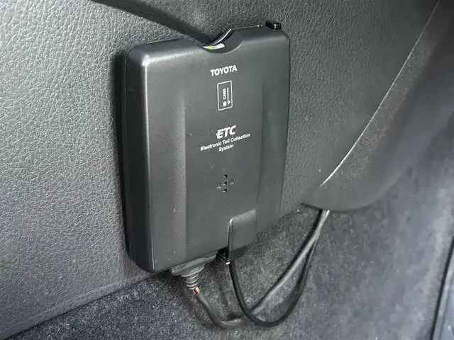 トヨタ Ｃ－ＨＲ S LEDエディション 福島県 2018(平30)年 3.6万km ホワイト/ブラックマイカ 2トーン 純正SDナビ/バックカメラ/フルセグTV/レーダークルーズコントロール/プリクラッシュセーフティ/レーンキープアシスト/オートホールド/ドライブレコーダー前後/LEDヘッドライト/オートハイビーム/純正17インチAW/ETC/ドアバイザー/フロアマット/プッシュスタート/スマートキー