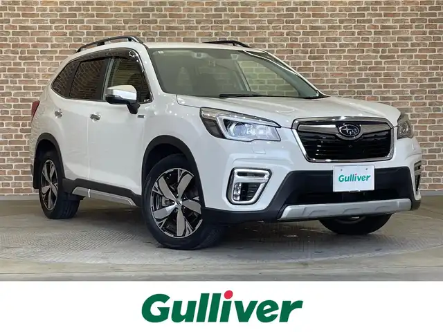 スバル フォレスター ハイブリッド アドバンス 岩手県 2020(令2)年 3.2万km クリスタルホワイトP ４WD/本革シート/アイサイトツーリングアシスト/X-MODE/プリクラッシュブレーキ/全車速追従機能付きクルーズコントロール/ツーリングアシスト/ヒルディセントコントロール/コーナーセンサー/ドライバーモニタリングシステム/アダプティブドライビングビーム/リヤビークルディテクション/スマートリヤビューミラー/パワーバックドア/パドルシフト/パワーシート/シートヒーター/ステアリングヒーター/バック・サイド・フロントカメラ/ETC2.0/ドライブレコーダー/社外ナビ/（CD/DVD/フルセグ/Blu-rayDisc/Bluetooth）/LEDヘッドライト/純正18インチアルミホイール