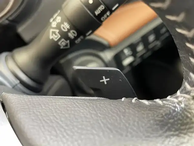 スバル フォレスター ハイブリッド アドバンス 岩手県 2020(令2)年 3.2万km クリスタルホワイトP ４WD/本革シート/アイサイトツーリングアシスト/X-MODE/プリクラッシュブレーキ/全車速追従機能付きクルーズコントロール/ツーリングアシスト/ヒルディセントコントロール/コーナーセンサー/ドライバーモニタリングシステム/アダプティブドライビングビーム/リヤビークルディテクション/スマートリヤビューミラー/パワーバックドア/パドルシフト/パワーシート/シートヒーター/ステアリングヒーター/バック・サイド・フロントカメラ/ETC2.0/ドライブレコーダー/社外ナビ/（CD/DVD/フルセグ/Blu-rayDisc/Bluetooth）/LEDヘッドライト/純正18インチアルミホイール