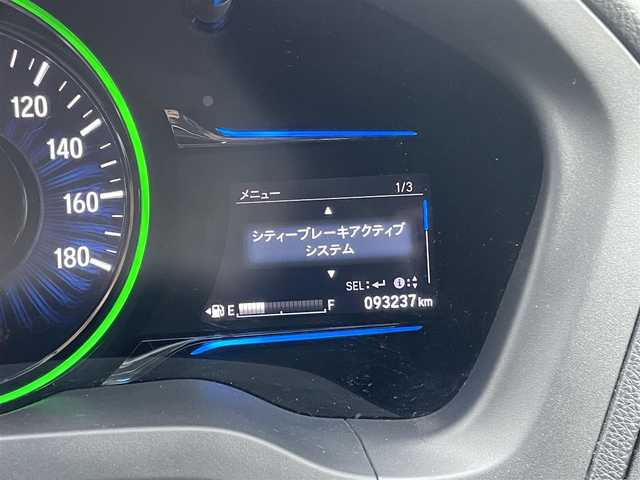 ホンダ ヴェゼル ハイブリッド Z 長崎県 2014(平26)年 9.4万km ホワイトオーキッドパール (株)IDOMが運営する【じしゃロン長崎店】の自社ローン専用車両になりますこちらは現金またはオートローンご利用時の価格です。自社ローンご希望の方は別途その旨お申付け下さい/ナビ　/バックカメラ　/ハーフレザーシート　/シートヒーター　/衝突被害軽減ブレーキ　/ＬＥＤヘッドライト　/オートライト　/フォグランプ　/クルーズコントロール　/パドルシフト　/ＥＴＣ　/プッシュスタート