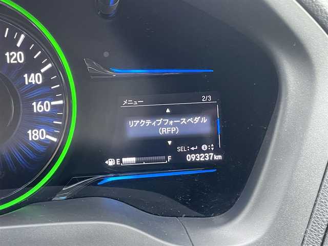 ホンダ ヴェゼル ハイブリッド Z 長崎県 2014(平26)年 9.4万km ホワイトオーキッドパール (株)IDOMが運営する【じしゃロン長崎店】の自社ローン専用車両になりますこちらは現金またはオートローンご利用時の価格です。自社ローンご希望の方は別途その旨お申付け下さい/ナビ　/バックカメラ　/ハーフレザーシート　/シートヒーター　/衝突被害軽減ブレーキ　/ＬＥＤヘッドライト　/オートライト　/フォグランプ　/クルーズコントロール　/パドルシフト　/ＥＴＣ　/プッシュスタート