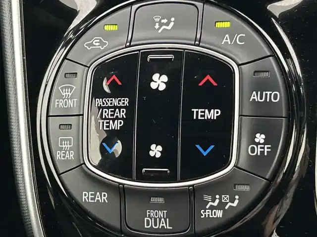 トヨタ ヴォクシー ハイブリッド ZS 煌Ⅱ 岡山県 2020(令2)年 6.3万km ブラック 登録時走行距離62587km/アルパインBIG-X11インチナビ/アルパイン後席フリップダウンモニター/フルセグTV/（AM.FM.CD.DVD.BT)/バックカメラ/ETC/衝突被害軽減ブレーキ/ドライブレコーダー/レーンキープアシスト/横滑り防止装置/クリアランスソナー/クルーズコントロール/両側パワースライドドア/シートヒーター/オートマチックハイビーム/オートライト/LEDライト/16インチ純正AW/Bluetooth/アイドリングストップ
