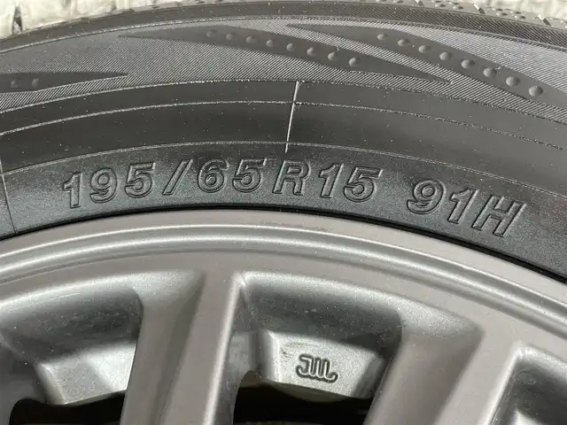 トヨタ エスクァイア ハイブリッド Gi ブラックテーラード 大阪府 2017(平29)年 4.2万km ホワイトパールクリスタルシャイン ALPINEナビ(フルセグ/DVD再生/Bluetooth) バックカメラ 後席モニター ETC 両側パワースライドドア 革シート シートヒーター 衝突軽減 トヨタセーフティセンス オートライト