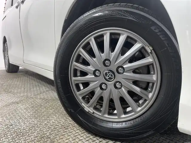 トヨタ エスクァイア ハイブリッド Gi ブラックテーラード 大阪府 2017(平29)年 4.2万km ホワイトパールクリスタルシャイン ALPINEナビ(フルセグ/DVD再生/Bluetooth) バックカメラ 後席モニター ETC 両側パワースライドドア 革シート シートヒーター 衝突軽減 トヨタセーフティセンス オートライト