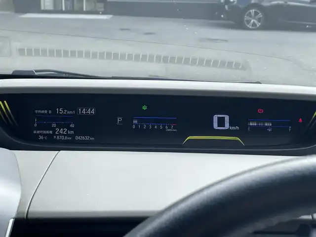 ホンダ フリード G ホンダセンシング 滋賀県 2018(平30)年 4.3万km プレミアムクリスタルレッドM 禁煙車/社外7インチナビ/（AM/FM/CD/DVD/TV/USB/SD/Bluetooth）/両側パワースライドドア/ホンダセンシング/-アダクティヴクルーズコントロール/-衝突軽減ブレーキ/-誤発進抑制機能/-路外逸脱抑制機能/バックカメラ/ドライブレコーダー/ビルトインETC/革巻きステアリング/ステアリングスイッチ/ウッド調パネル/ハーフレザーシート/電動格納ミラー/オートライト