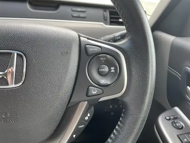 ホンダ フリード G ホンダセンシング 滋賀県 2018(平30)年 4.3万km プレミアムクリスタルレッドM 禁煙車/社外7インチナビ/（AM/FM/CD/DVD/TV/USB/SD/Bluetooth）/両側パワースライドドア/ホンダセンシング/-アダクティヴクルーズコントロール/-衝突軽減ブレーキ/-誤発進抑制機能/-路外逸脱抑制機能/バックカメラ/ドライブレコーダー/ビルトインETC/革巻きステアリング/ステアリングスイッチ/ウッド調パネル/ハーフレザーシート/電動格納ミラー/オートライト