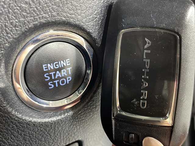 トヨタ アルファード S Cパッケージ 広島県 2020(令2)年 4.2万km ホワイトパールクリスタルシャイン ツインムーンルーフ/TRDフロントエアロ/純正9型ディスプレイオーディオ/3眼LEDヘッドランプ/バックカメラ/両側パワースライドドア/パワーバックドア/ブラック合皮シート/パワーシート/ポジションメモリー/シートヒーター/ベンチレーション/ステアリングヒーター/パワーオットマン/セーフティセンス/・プリクラッシュセーフティ/・レーントレーシングアシスト/・アダプティブハイビーム/・レーダークルーズコントロール/純正18インチAW/ETC2.0/USB入力端子/AC100V/100W電源