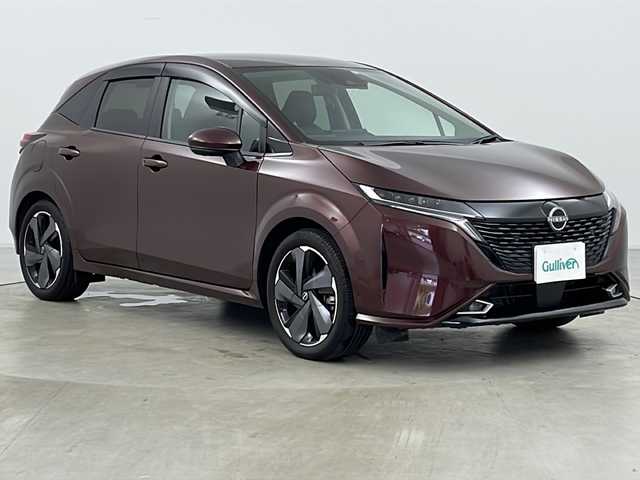 日産 オーラ G FOUR 道央・札幌 2023(令5)年 0.3万km バーガンディー ・ワンオーナー/・純正ディスプレイオーディオ&BT&フルセグTV/・インテリジェントアラウンドビューモニター/・インテリジェント エマージェンシーブレーキ/・踏み間違い衝突防止アシスト/・標識検知機能/・インテリジェント FCW/・車線逸脱警報/・ふらつき警報/・車線逸脱防止支援システム/・フロント&バックソナー/・エマージェンシーストップシグナル/・後側方衝突防止支援システム/・後側方車両検知警報/・後退時車両検知警報/・車両接近通報装置/・横滑り防止装置/・ドライブモードセレクター/・アドバンスドドライブアシストディスプレイ/・ECOモード/・EVモード/・前席シートヒーター/・ステアリングヒーター/・ステアリングスイッチ/・革巻きステアリング/・ハーフレザーシート/・ビルトインETC/・純正フロアマット/・プッシュスタート/・LEDヘッドライト/・フォグランプ/・オートライト/・オートマチックハイビーム/・スマートキー/・スペアキー