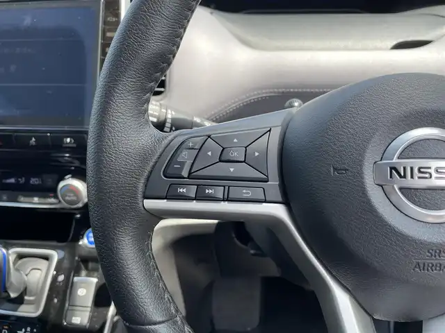 日産 セレナ e－パワー ハイウェイスター V 福島県 2023(令5)年 4.3万km ダイヤモンドブラック 純正10インチナビ/【Bluetooth/CD/DVD/Blu-ray/フルセグTV】/前方ドライブレコーダー/純正ビルトインETC/全方位カメラ/プロパイロット /衝突軽減ブレーキ/レーンキープアシスト/追従クルーズコントロール/ブラインドスポットモニター/LEDヘッドライト/オートライト/オートマチックハイビーム/両側パワースライドドア/純正フリップダウンモニター/F/Rエアロ/プッシュスタート/スマートキー/ステアリングリモコン