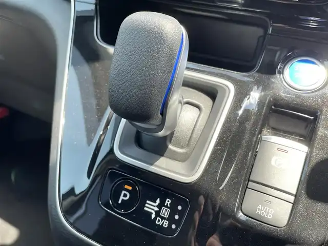 日産 セレナ e－パワー ハイウェイスター V 福島県 2023(令5)年 4.3万km ダイヤモンドブラック 純正10インチナビ/【Bluetooth/CD/DVD/Blu-ray/フルセグTV】/前方ドライブレコーダー/純正ビルトインETC/全方位カメラ/プロパイロット /衝突軽減ブレーキ/レーンキープアシスト/追従クルーズコントロール/ブラインドスポットモニター/LEDヘッドライト/オートライト/オートマチックハイビーム/両側パワースライドドア/純正フリップダウンモニター/F/Rエアロ/プッシュスタート/スマートキー/ステアリングリモコン