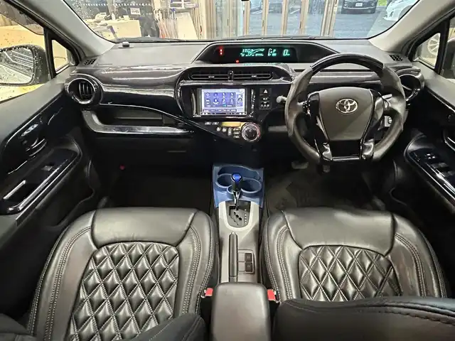 トヨタ アクア S 宮崎県 2014(平26)年 10.5万km ライムホワイトパールクリスタルシャイン /ナビ(AVIC-MRZ009)//TV/CD/DVD/Bluetooth//バックカメラ//ETC//社外アルミホイール//社外フロアマット//ドアバイザー//ヘッドライトレベライザー//電格ウィンカーミラー