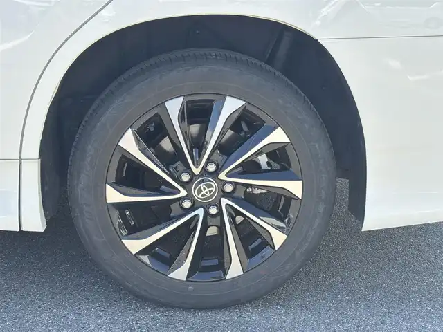 トヨタ ノア S－Z 奈良県 2022(令4)年 2.4万km ホワイトパールクリスタルシャイン 純正フルセグナビ　/Ｂｌｕｅｔｏｏｔｈ　/ＣＤ／ＤＶＤ　/ＵＳＢ入力端子　/ＨＤＭＩ/レーダークルーズコントロール　/スペアキー　/バックカメラ　/ハーフレザーシート　/両側パワースライドドア　/純正フロアマット/純正アルミホイール/純正ＬＥＤヘッドライト