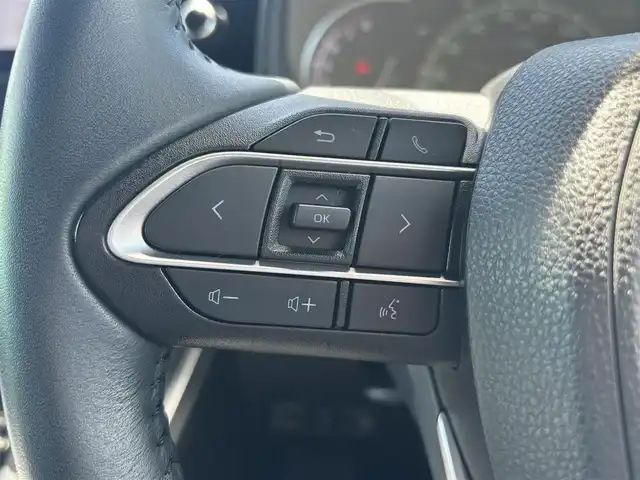 トヨタ ノア S－Z 奈良県 2022(令4)年 2.4万km ホワイトパールクリスタルシャイン 純正フルセグナビ　/Ｂｌｕｅｔｏｏｔｈ　/ＣＤ／ＤＶＤ　/ＵＳＢ入力端子　/ＨＤＭＩ/レーダークルーズコントロール　/スペアキー　/バックカメラ　/ハーフレザーシート　/両側パワースライドドア　/純正フロアマット/純正アルミホイール/純正ＬＥＤヘッドライト