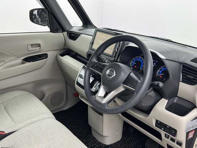 日産 ルークス X 栃木県 2021(令3)年 5.8万km フローズンバニラパール 純正SDナビ/・AM/FM/CD/DVD/フルセグ/BT/SD/エマージェンシーブレーキ/アラウンドビューモニター/車線逸脱警報/先行車発進お知らせ/左側側電動スライドドア/ハンズフリーオートスライドドア/前後ドライブレコーダー/後席サーキュレーション/ステアリングスイッチ/純正マット/ドアバイザー