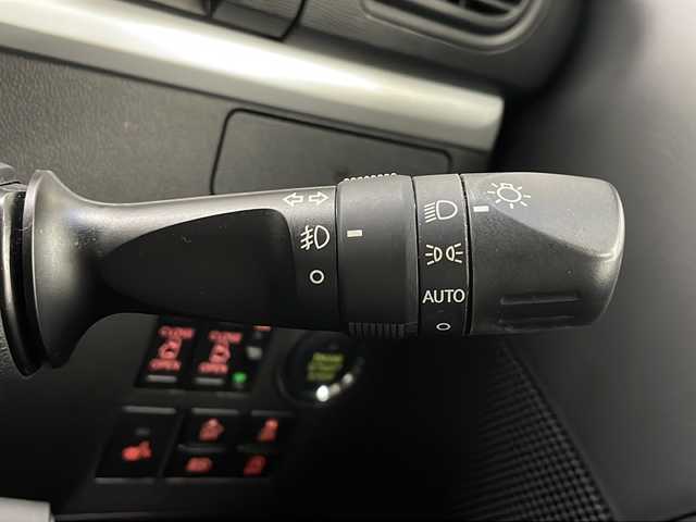 ダイハツ タント カスタム RS トップED SA Ⅲ 長崎県 2018(平30)年 4.7万km パールホワイトⅢ 純正8インチメモリナビ/（フルセグ/CD/DVD/Bluetooth）/アラウンドビューモニター/両側パワースライドドア/純正15インチアルミホイール/スロコン（Pivot　3-DRIVE-AC2）/ドライブレコーダー/ETC/衝突軽減ブレーキ/オートライト/オートマチックハイビーム/シートヒーター/ステアリングスイッチ/純正LEDヘッドライト/純正フロアマット/アイドリングストップ/電動格納ミラー/スペアキー